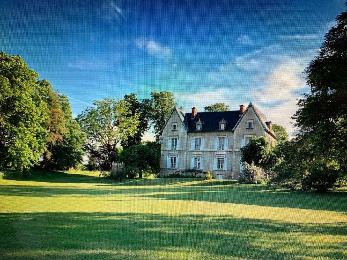 Le Donjon D'Anthon Bed & Breakfast Exterior photo